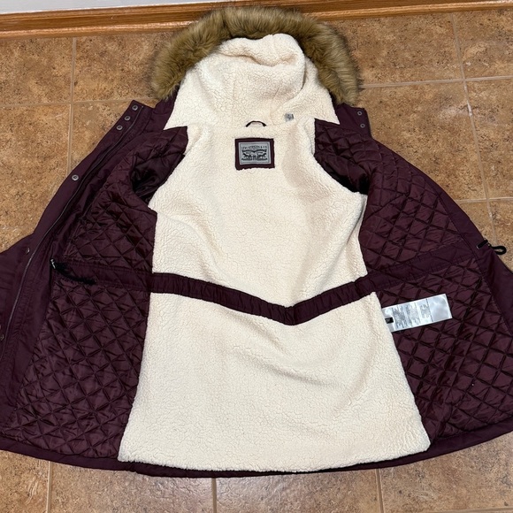 Levi Strauss Sherpa Faux Fur Trim Parka Coat Jacket Medium M Burgundy Cold Weath - Picture 5 of 16